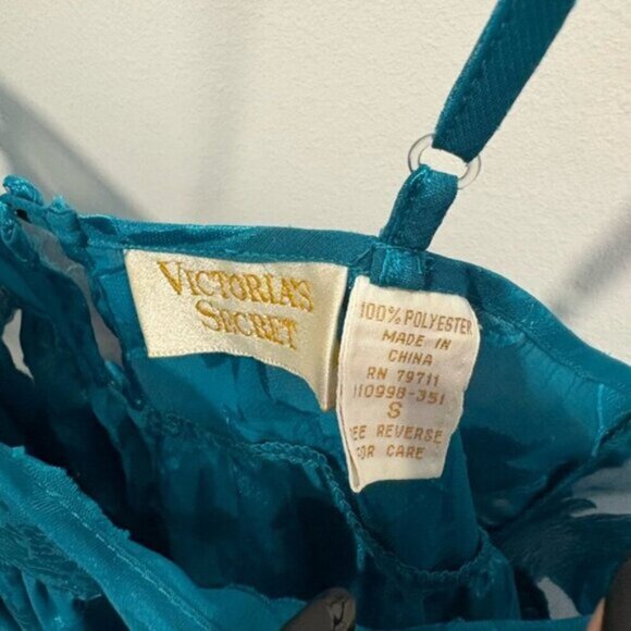 ⭐️ Vintage Victoria Secret- Robe & Cami Set - Small - Picture 10 of 11